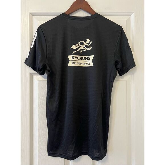 ADIDAS NYCRUNS 2023 NEWPORT HALF MARATHON &5K T-SHIRT - Picture 4 of 9